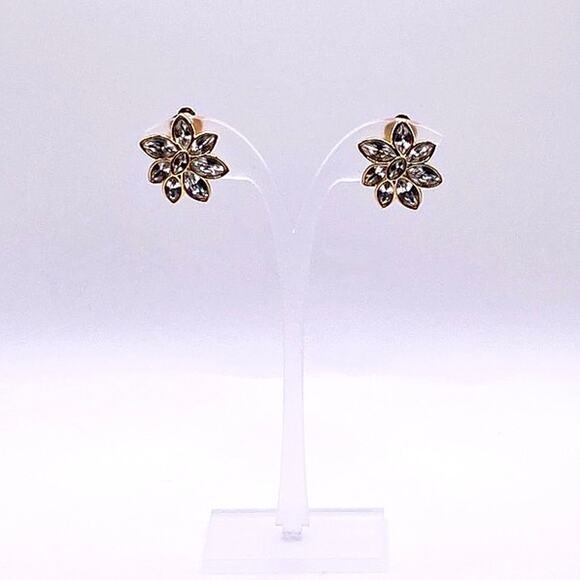 Swarovski Vintage Clip On Earrings Dazzling Crystals and Gold Tone - Picture 2 of 8